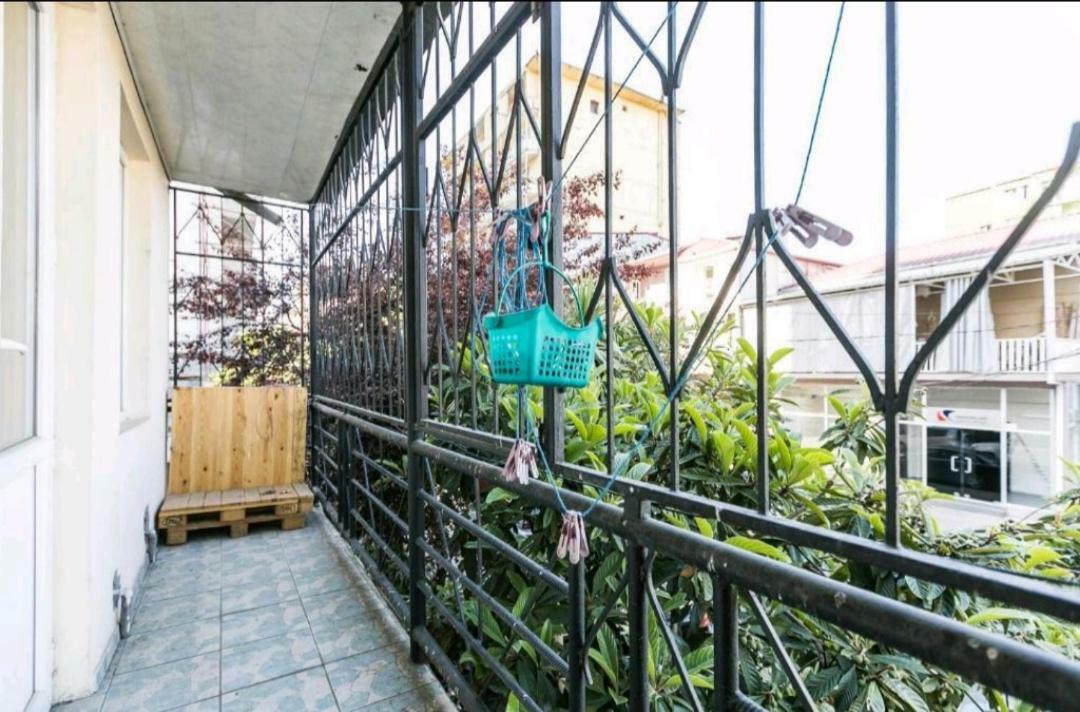 Enjoy The Hostel Batoumi Extérieur photo