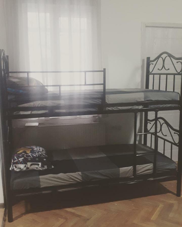 Enjoy The Hostel Batoumi Extérieur photo